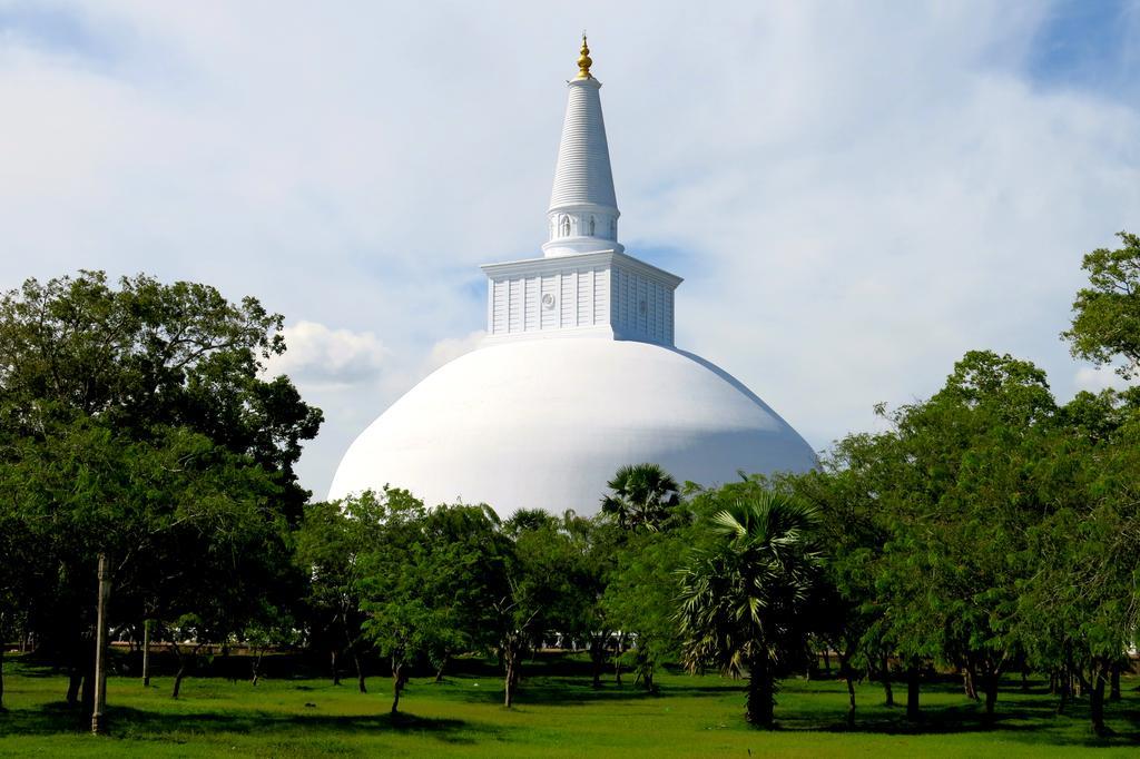 Hotel Sisilthera Anuradhapura Eksteriør billede